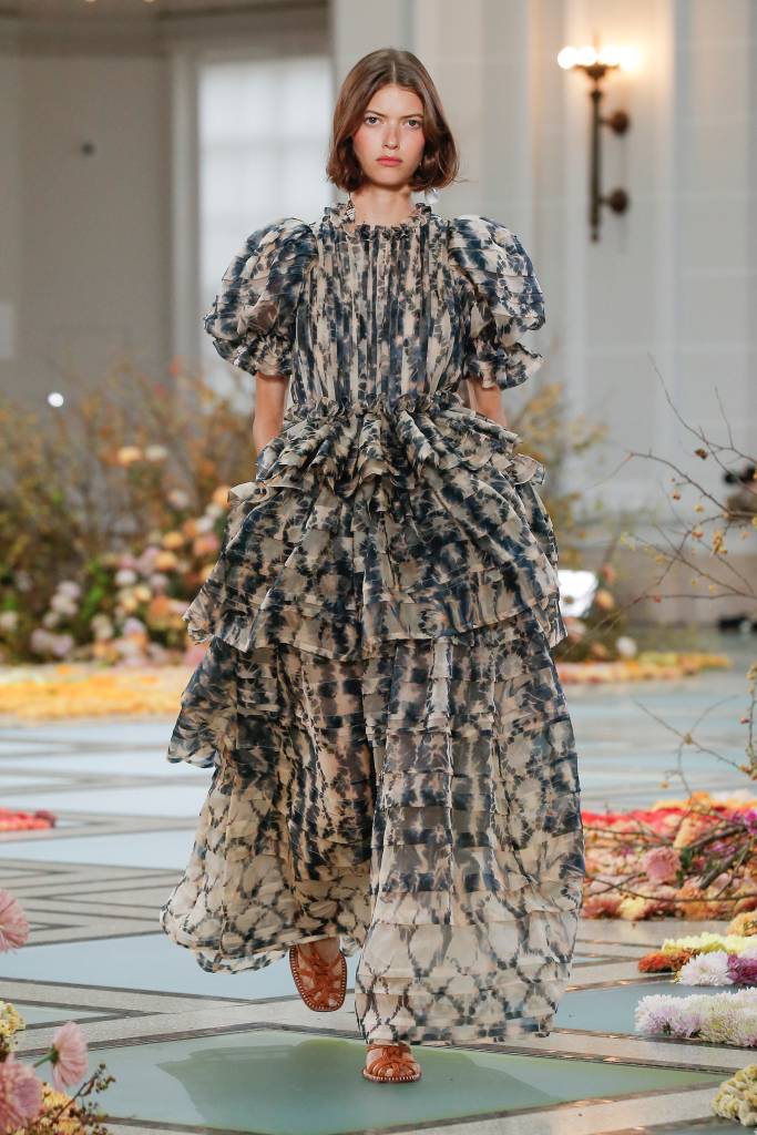 Ulla Johnson – Runway – Spring/Summer 2023 New York Fashion Week Tendência babados semana de moda