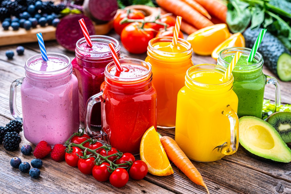 Cada cor de suco traz benefícios indispensáveis para a nossa saúde.