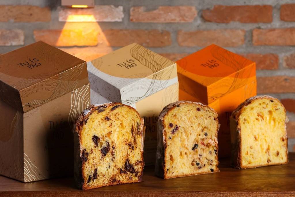 Panetone de Chocolate Belga – Padaria Tu És Pão Panetone de Chocolate Belga - Padaria Tu És Pão