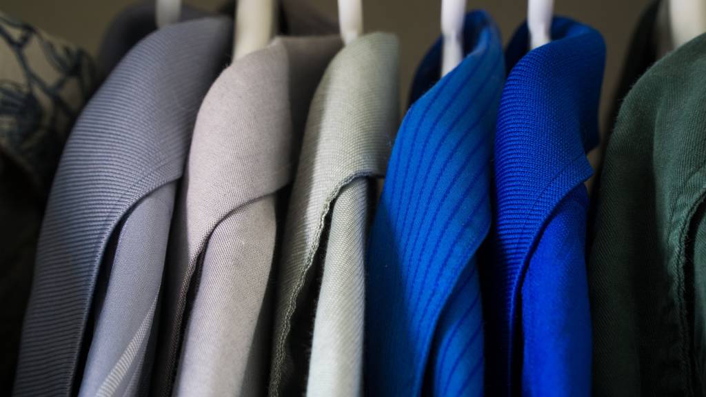 como-organizar-guarda-roupa dicas para organizar o guarda-roupa