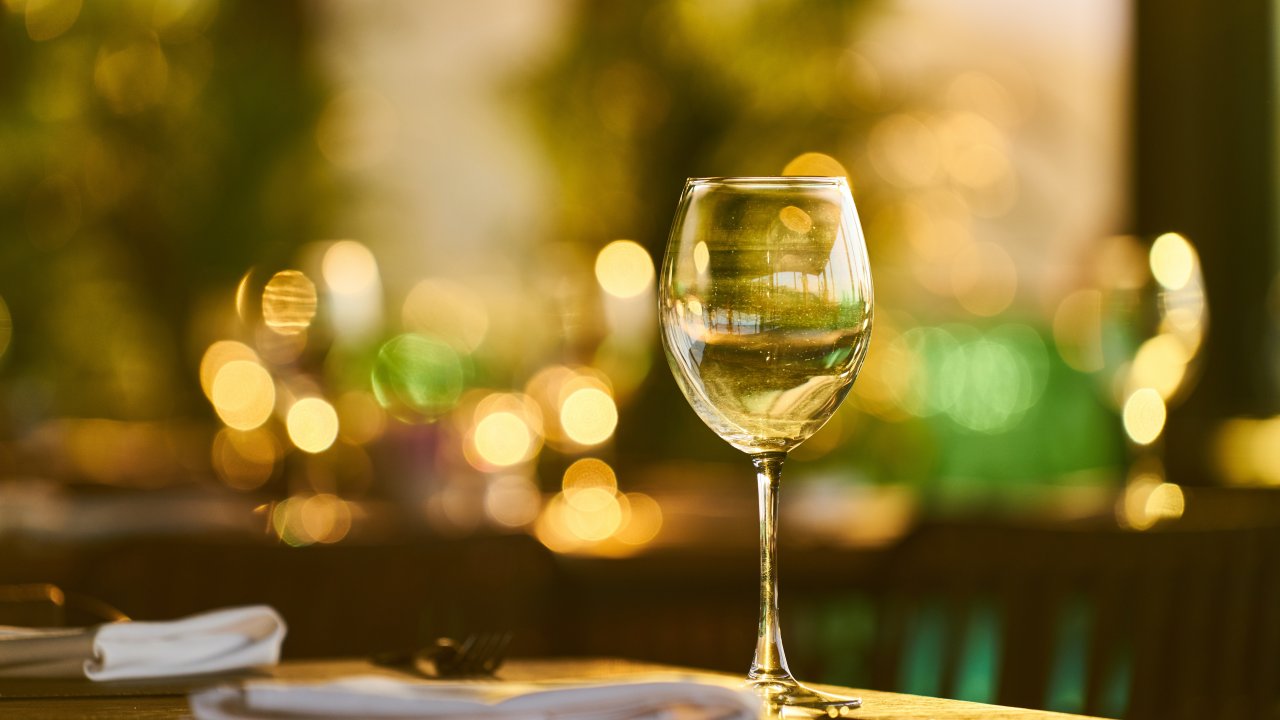 Vinho branco: excelente base para drinques frescos de verão