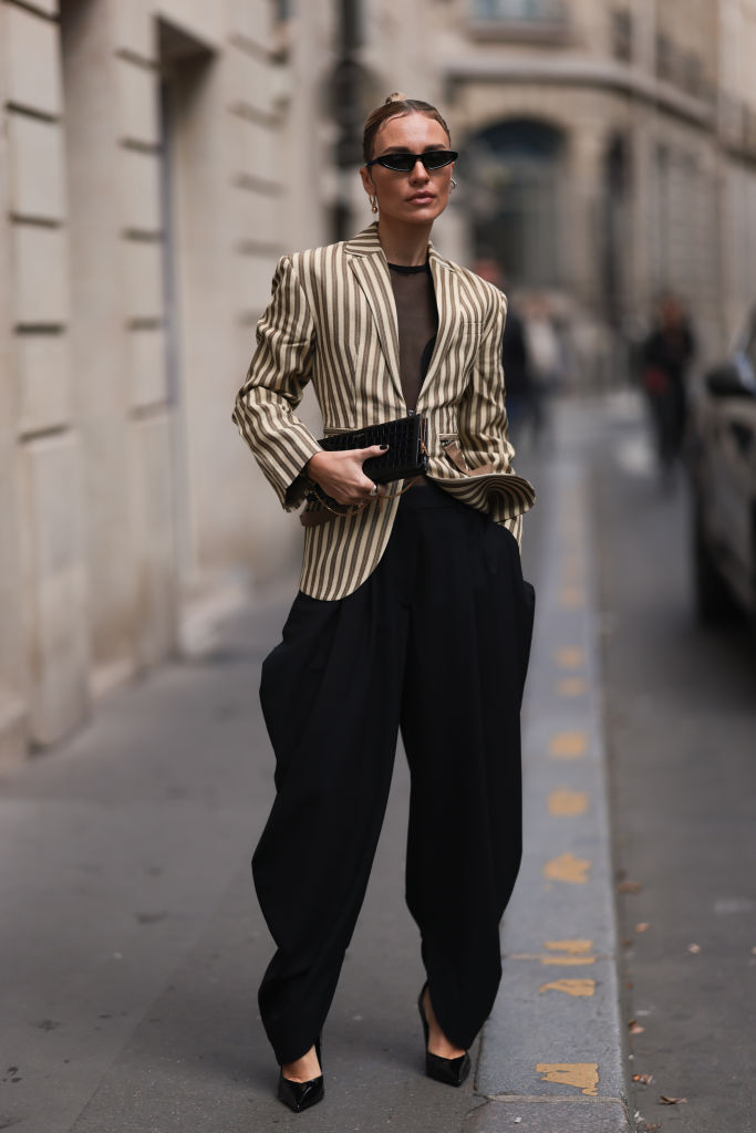 street style de paris - calças volumosas