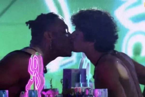 gabriel-santana-bissexual Gabriel Santana, que se autodeclara como 'biromântico', vem sendo alvo de ataques bifóbicos na internet.