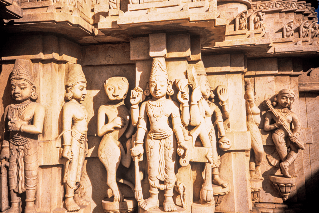 Detalhes do templo hindu Jagdish Temple, em Udaipur