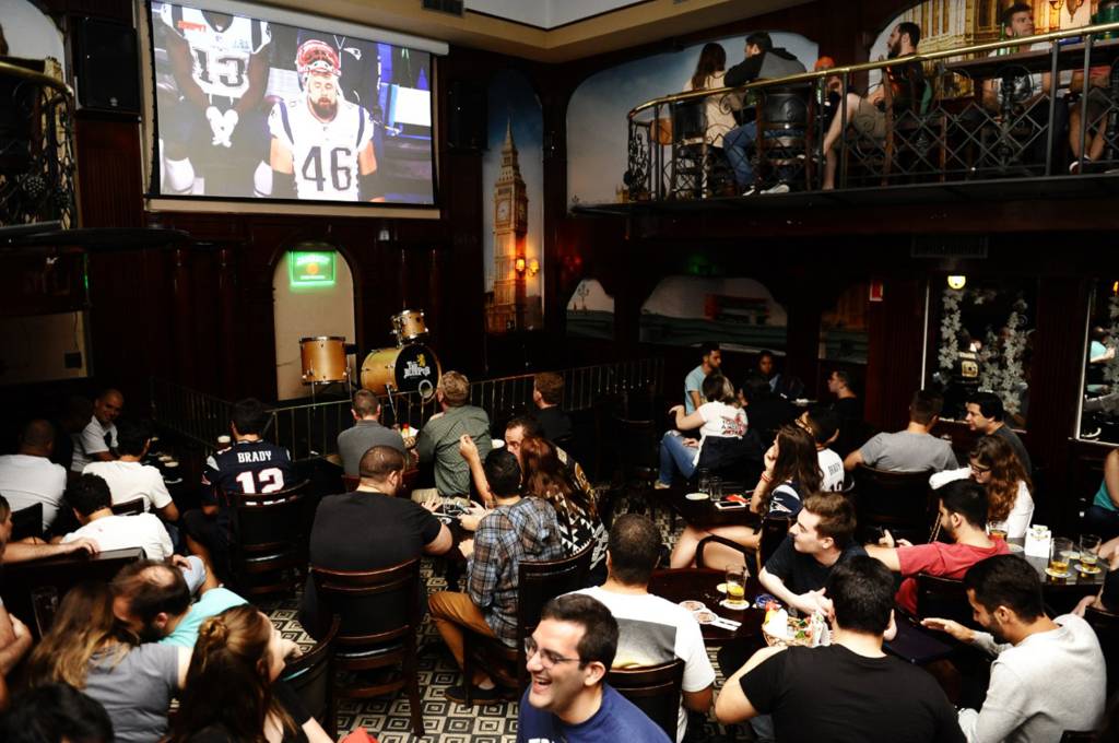 Bares para assistir Super Bowl – The Blue Pub Bares para assistir Super Bowl - The Blue Pub