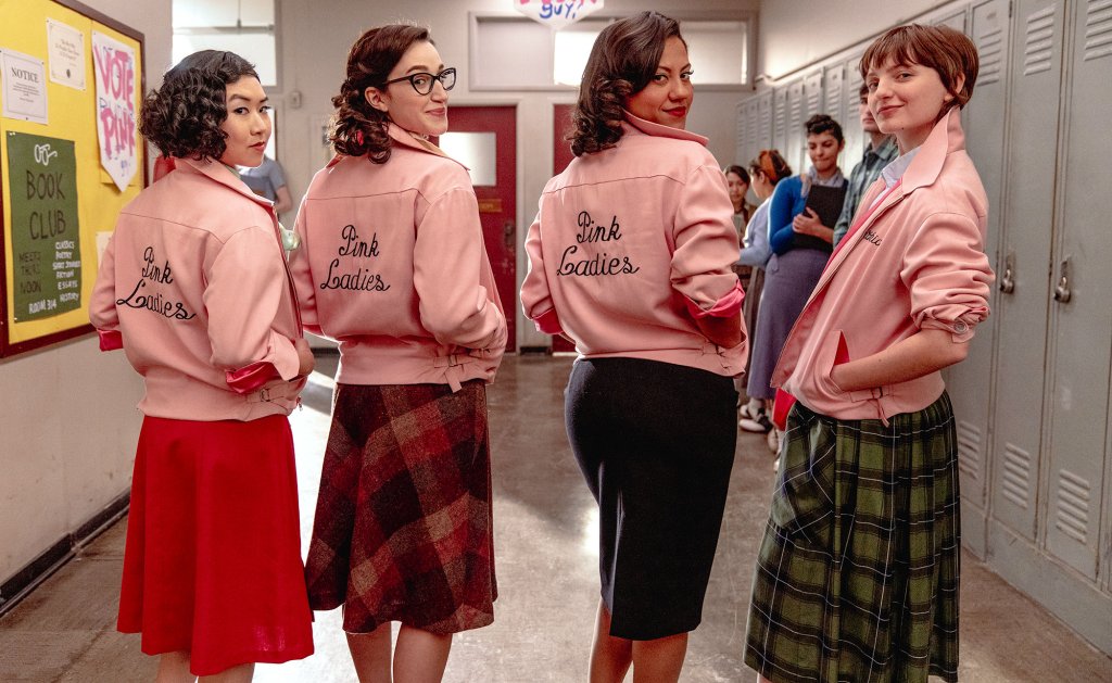Cena da série 'Grease: Rise of the Pink Ladies', da Paramount.