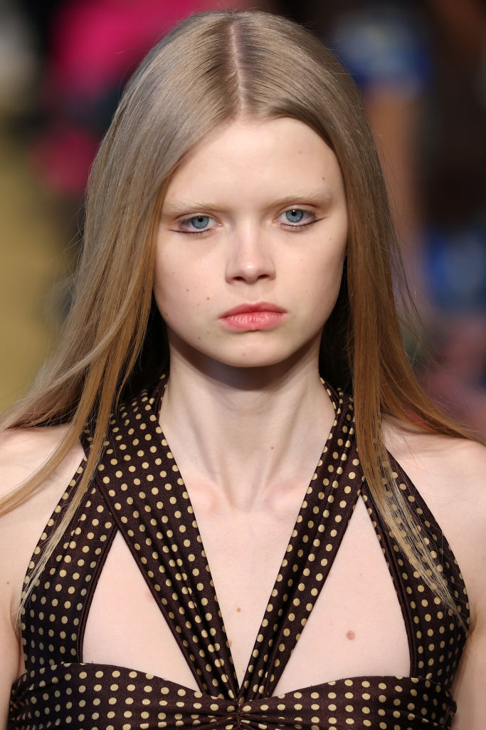 Philosophy Di Lorenzo Serafini – Runway – Milan Fashion Week Womenswear Fall/Winter 2023/2024 tendências de maquiagem Milan Fashion Week - delineado invertido