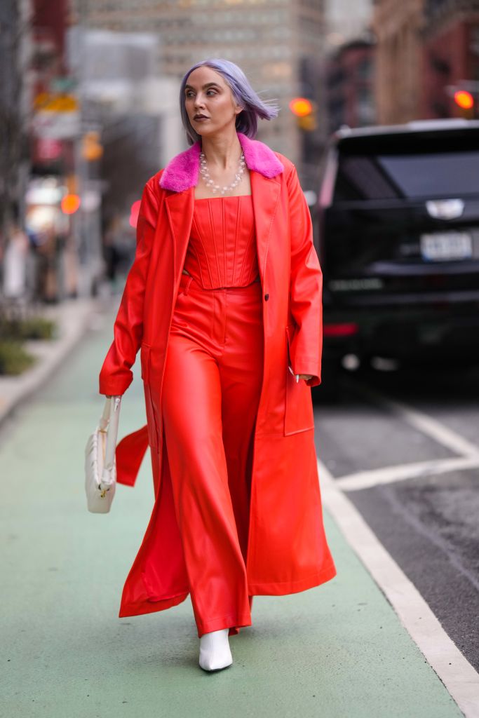 street style new york fashion week - couro colorido