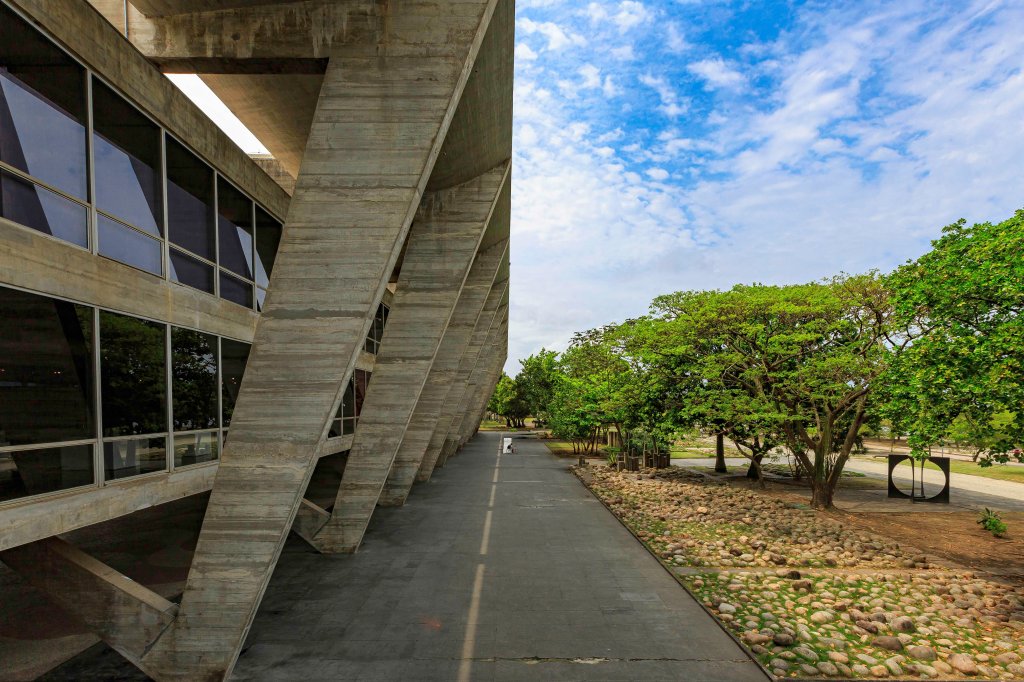 Os jardins do Museu de Arte Moderna, no Rio de Janeiro