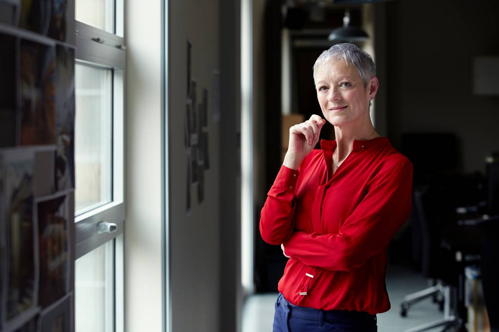 FELIZ DIA DA MULHER MADURA