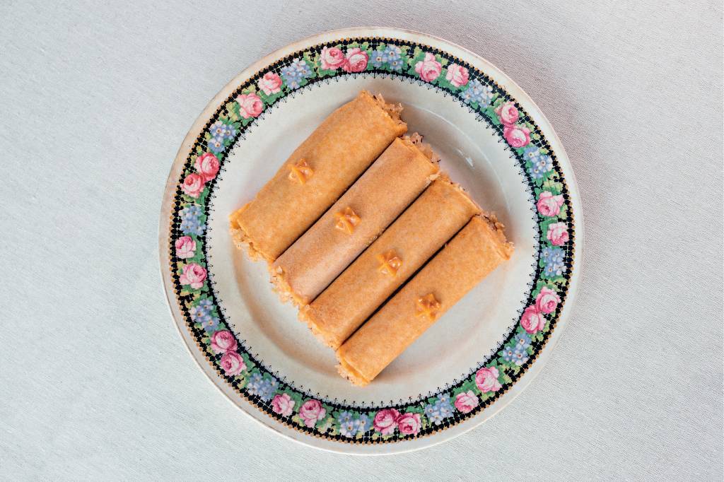 Receita de canudinho de mousse de cocada preta
