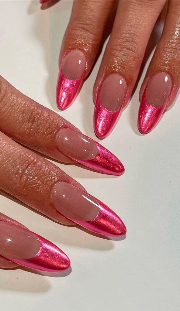 Inspiração de unhas decoradas rosa metálico.