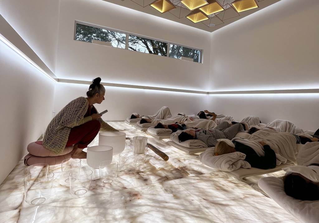 Sound healing: como funciona a terapia pelo som?