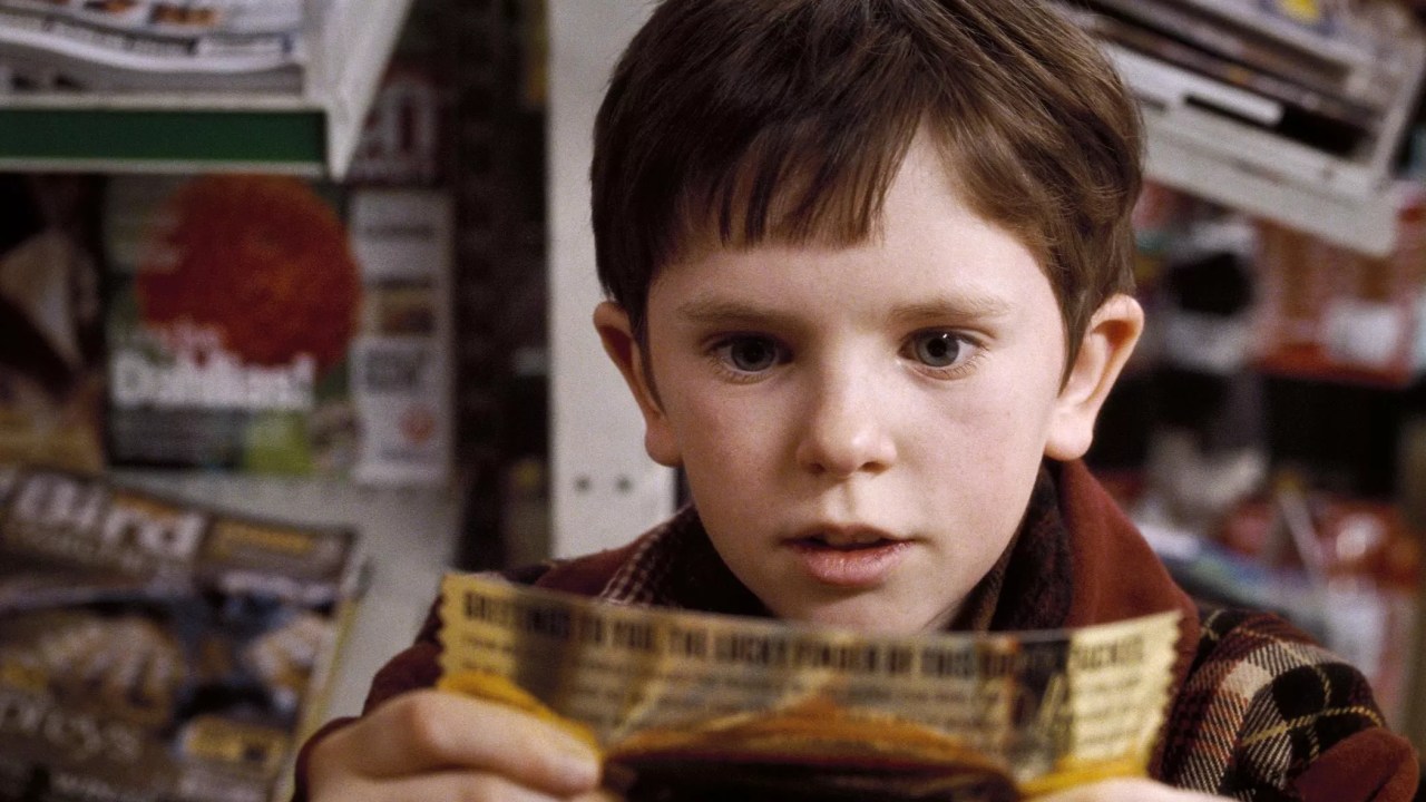 Freddie Highmore em "A Fantástica Fábrica de Chocolate".