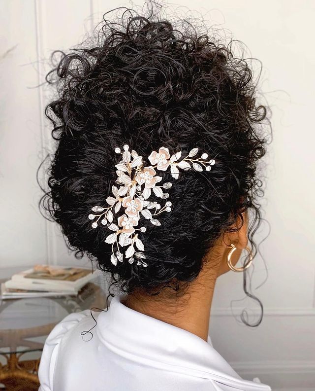 french-twist-penteados-noivas Inspirações de penteados para noivas de cabelo longo.