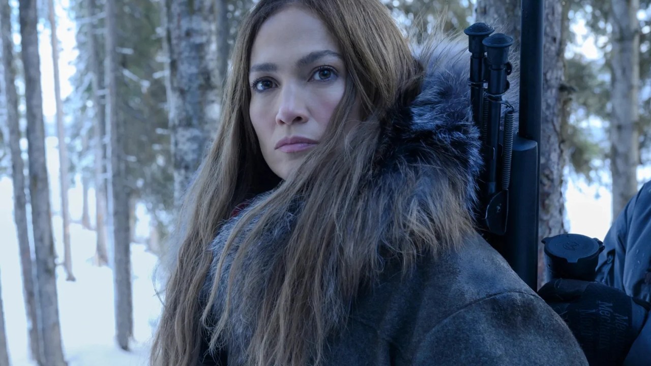 Jennifer Lopez em cena de "A Mãe", filme da Netflix.
