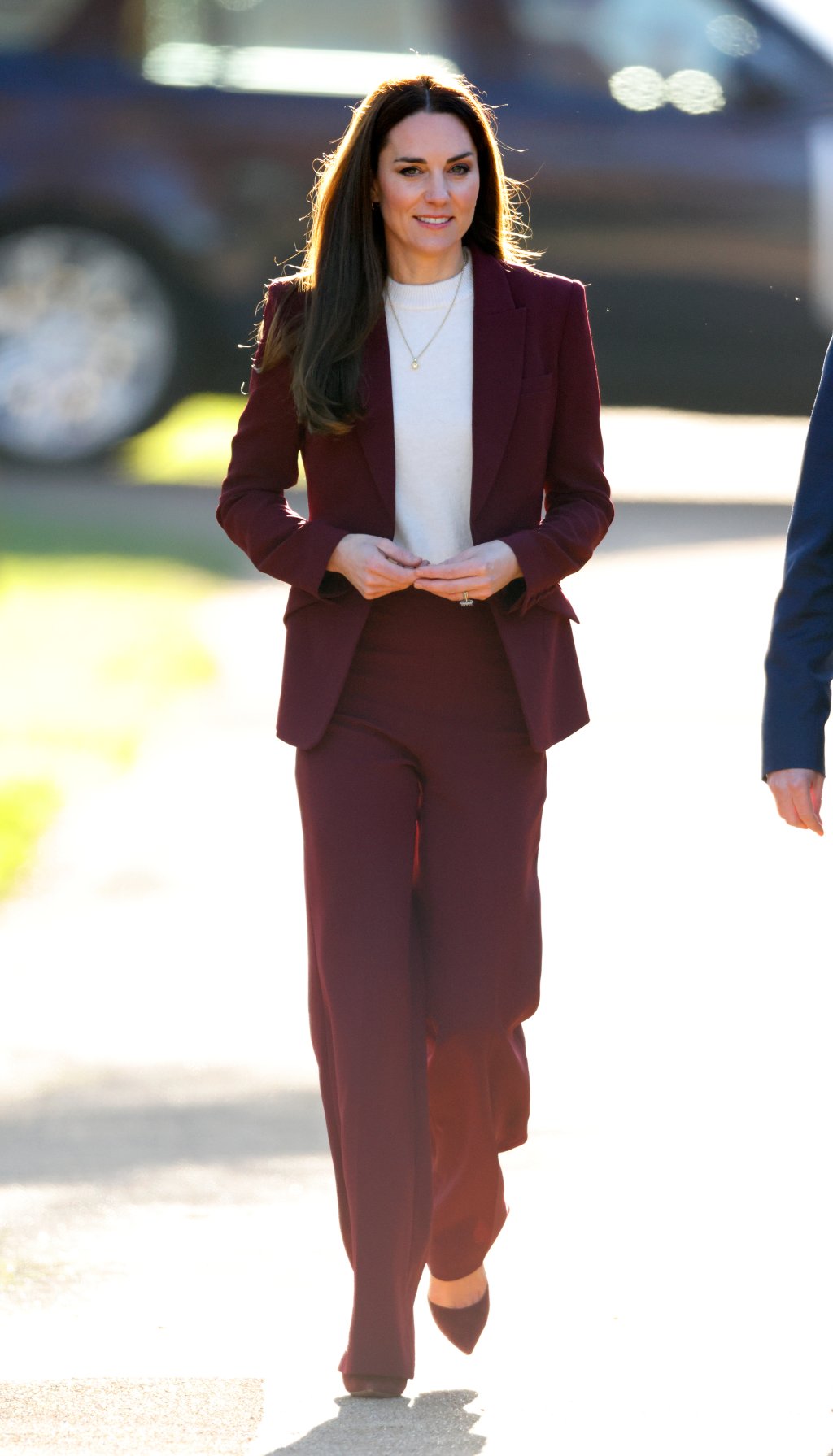 looks Kate Middleton para o trabalho - terno burgundy
