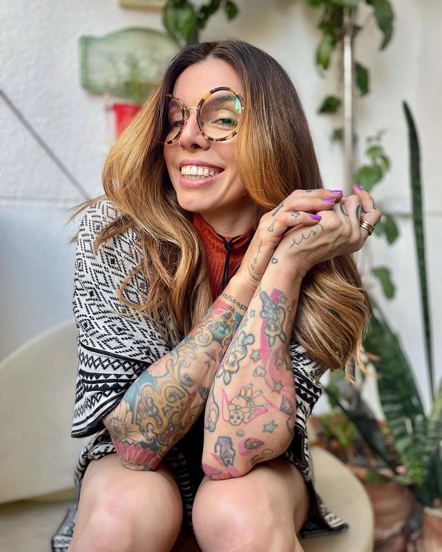 Penélope Nova fez sua primeira tatuagem aos 18 anos.