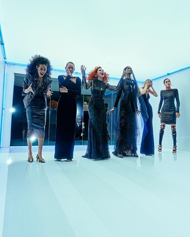 ultima-colecao-tom-ford Caroline Trentini, Amber Valletta, Joan Smalls, Karlie Kloss e Karen Elson na última coleção de Tom Ford.