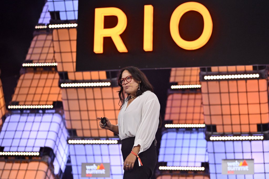 Isadora Kimura, fundadora e CEO da Nilo Saúde, fala sobre a importância da abordagem da digitalização na saúde no evento.