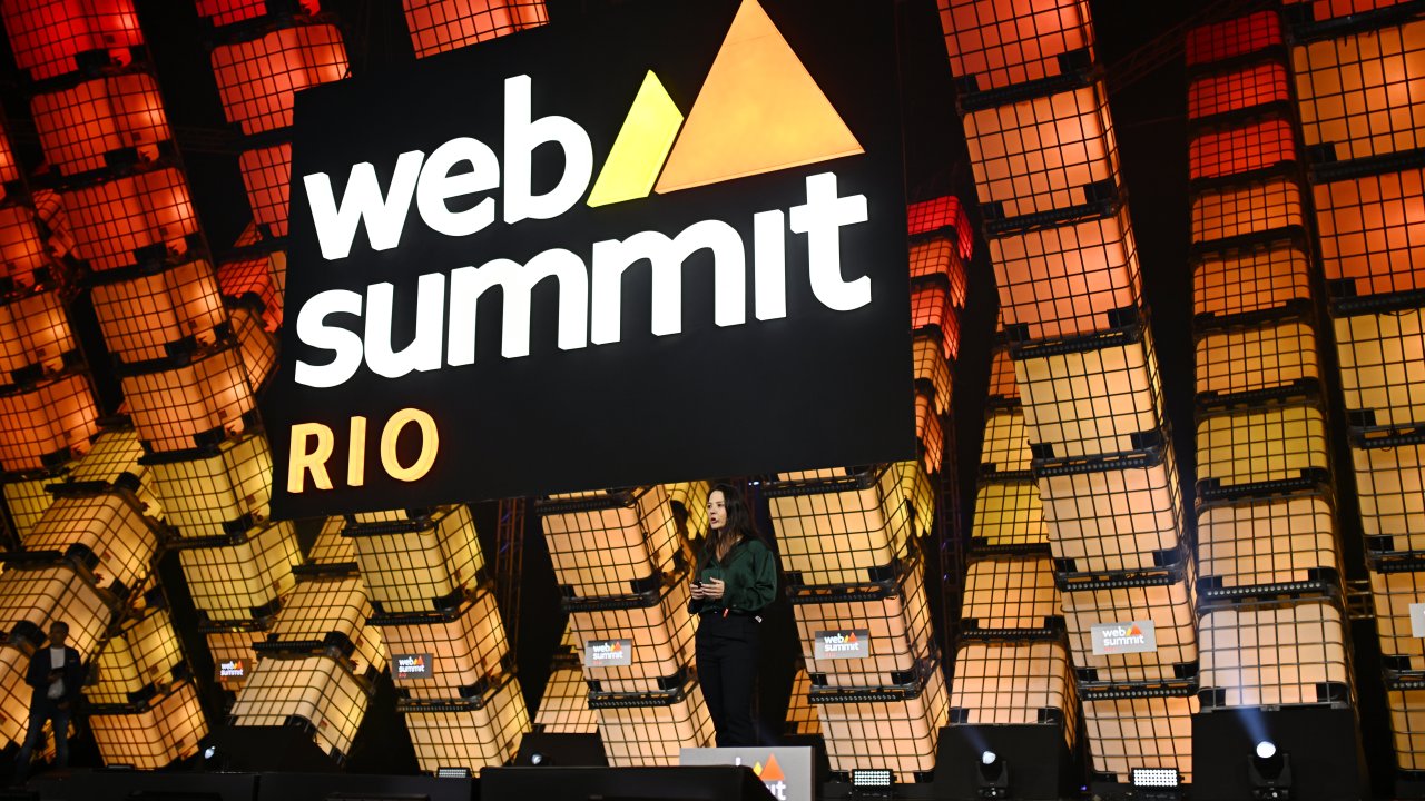 Considerada a maior conferência de tecnologia e inovação da Europa, WebSummit embarca pela primeira vez na América Latina.