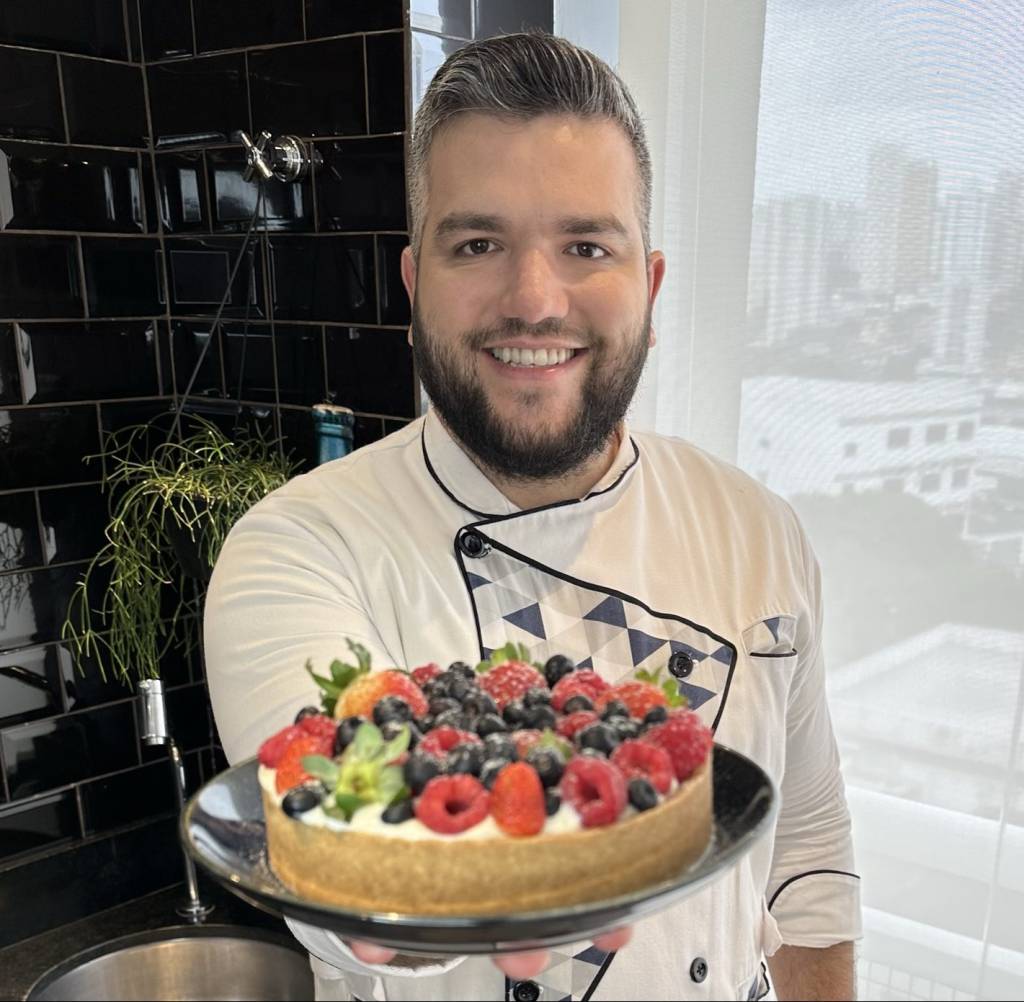 Torta de frutas vermelhas, receita do chef Gabriel Pita, da Doceria Zucker Torta de frutas vermelhas, receita do chef Gabriel Pita, da Doceria Zucker
