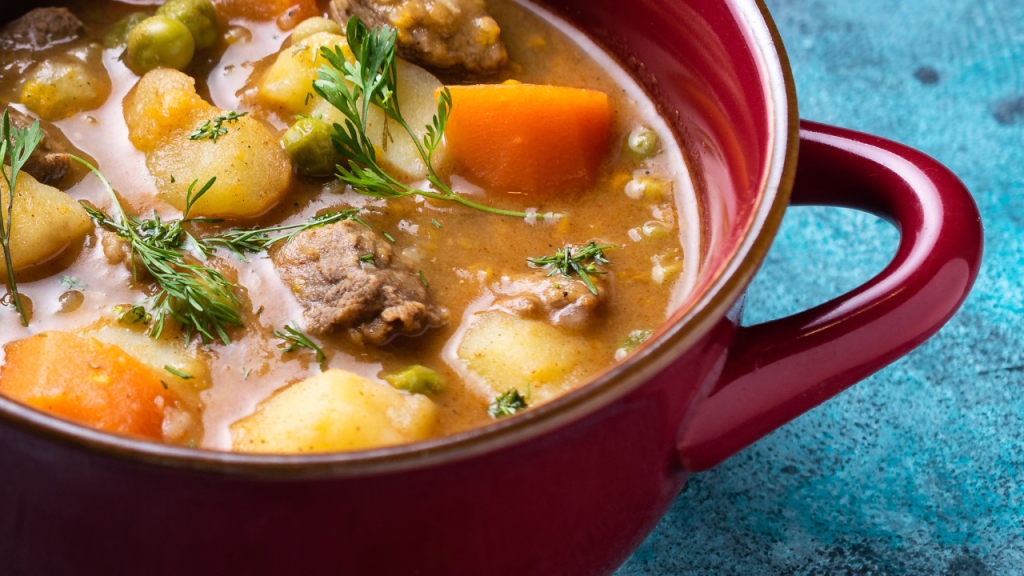 Sopa de legumes com carne. Imagem de sopa de legumes com carne