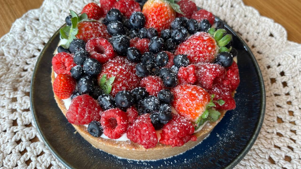 Torta de frutas vermelhas, receita do chef Gabriel Pita, da Doceria Zucker