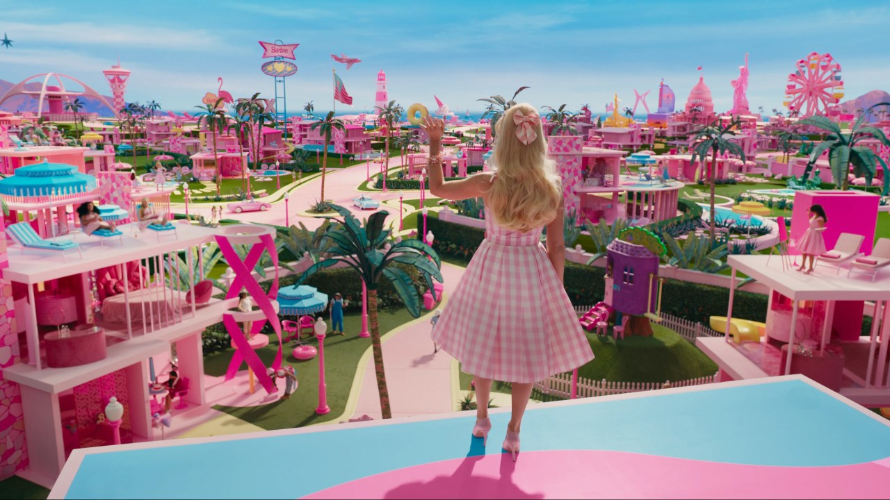 Margot Robbie interpreta Barbie no novo filme de Greta Gerwig.