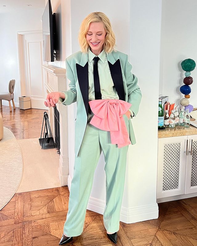 cate-blanchett-terno-colorido-2 Inspirações de ternos para madrinhas e noivas