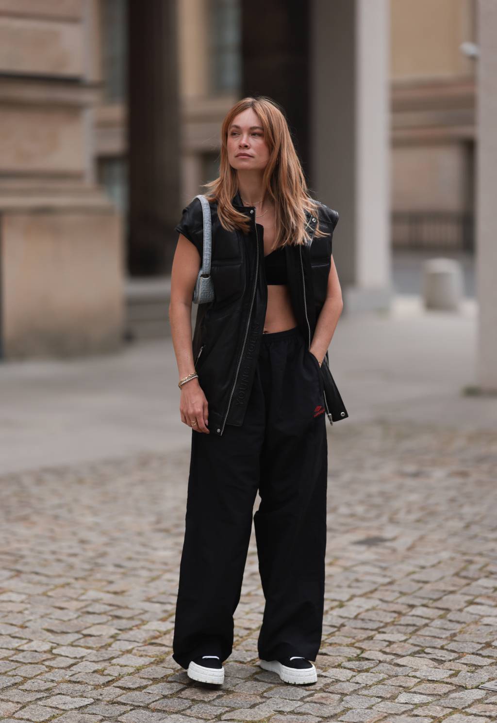 Street Style – Berlin – May, 2023 look colete esportivo