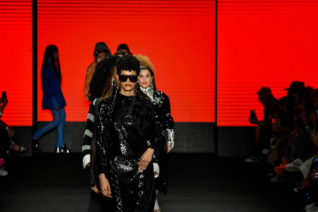 LedSPFW N55Foto: Ze Takahashi / @agfotosite Desfile da LED no SFPW55