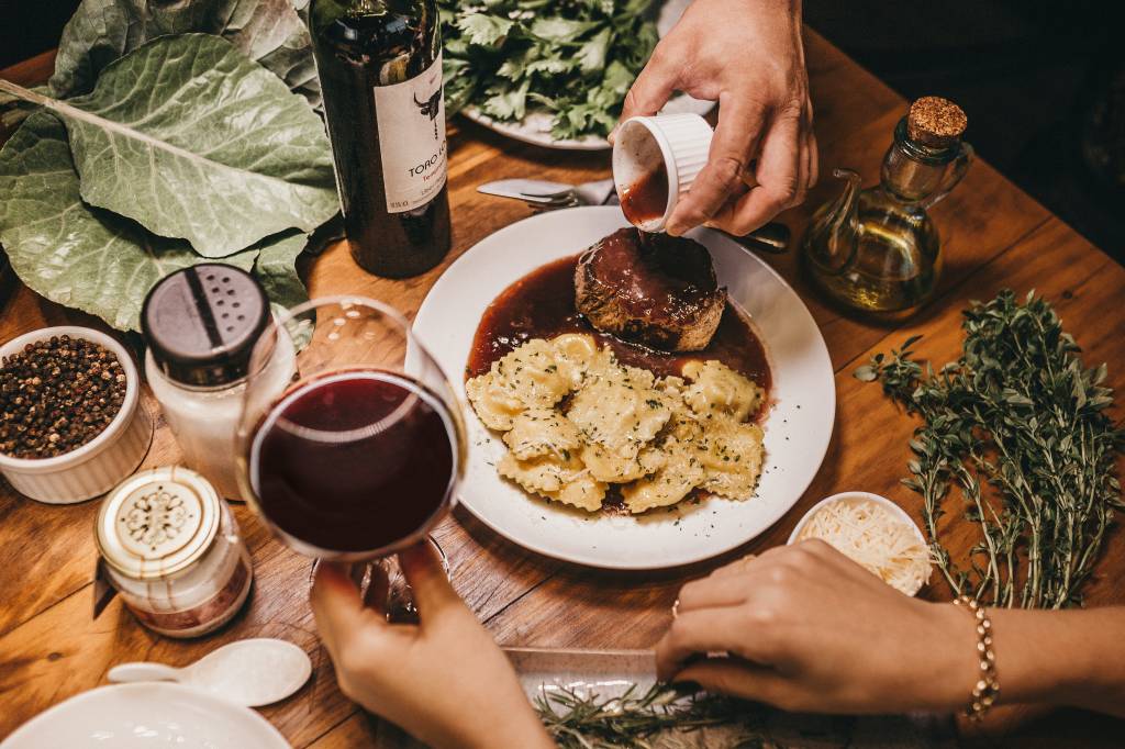 outonos vinhos para harmonizar com massa Dicas de como harmonizar vinho no outono