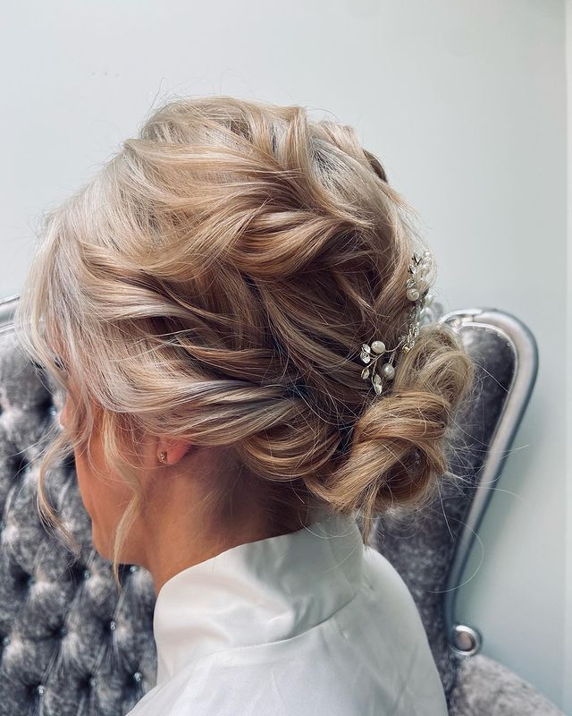 penteado-noivas-cabelo-curto-coque-trançado Penteados para noivas de cabelo curto: coque trançado.