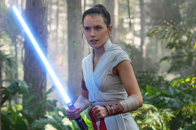 A nova trilogia de Star Wars é estrelada por Daisy Ridley, que interpreta a Rey.