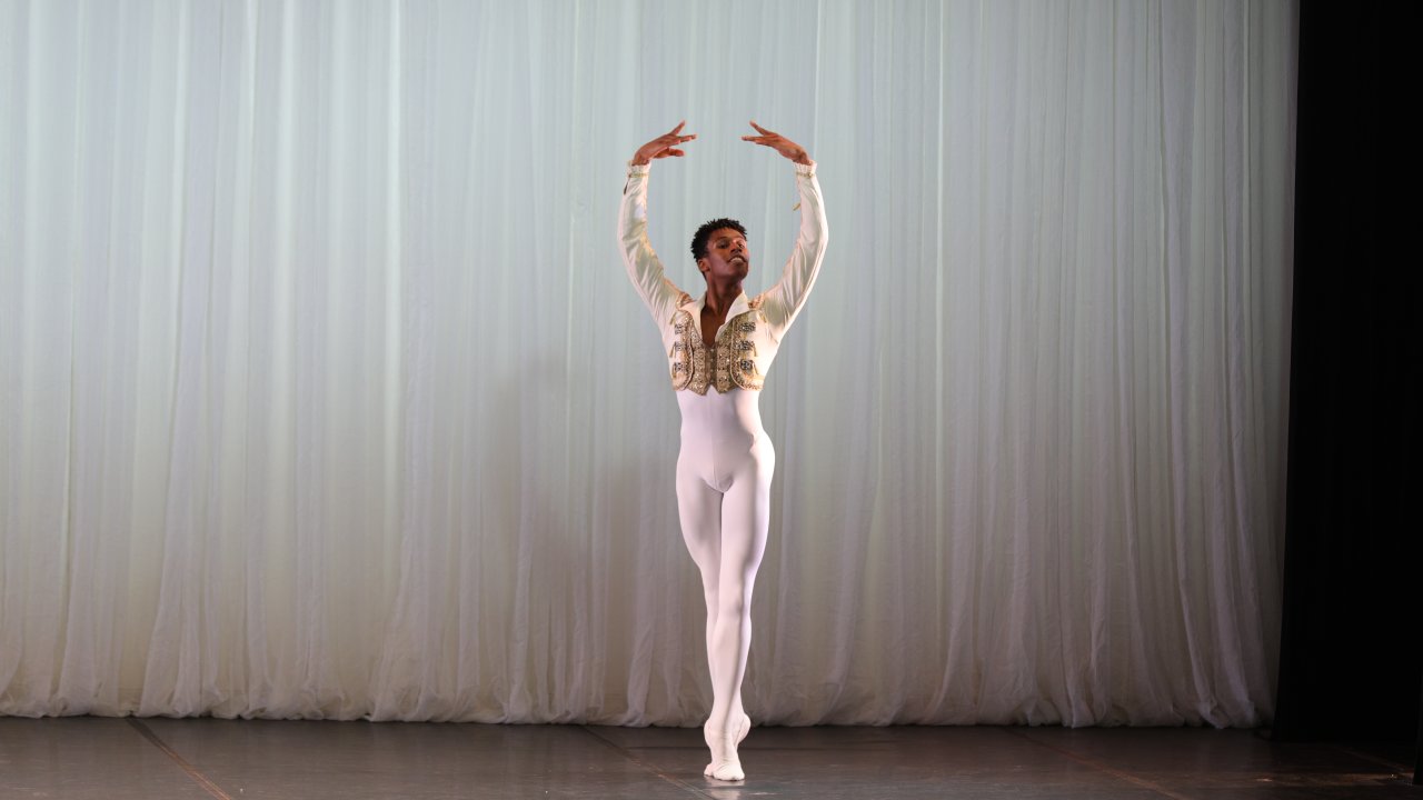 O bailarino Luiz Anselmo foi contratado para o The National Ballet of Canada, em Toronto, no Canadá