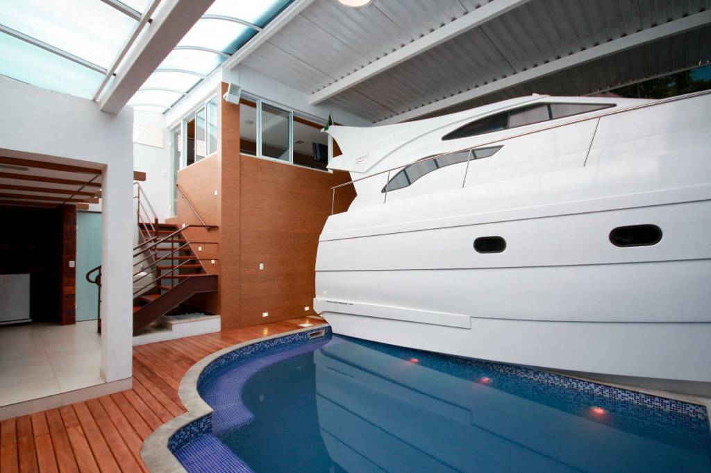 riviera-suite-iate Motel Riviera conta com suíte de iate.