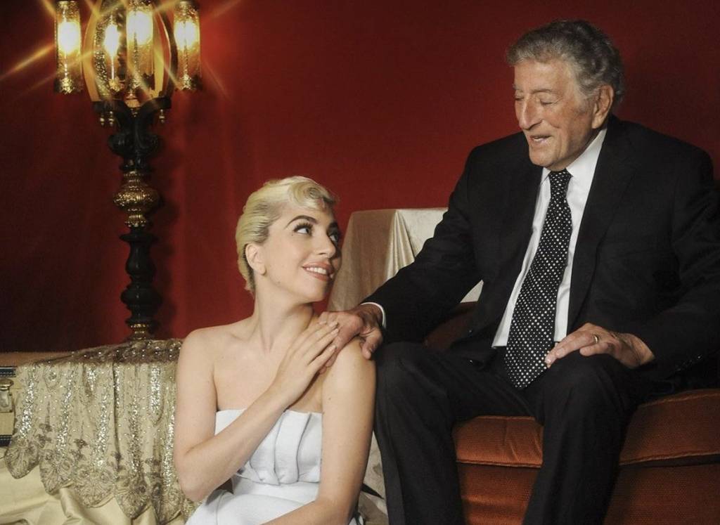 Lady Gaga faz homenagem ao cantor Tony Bennett