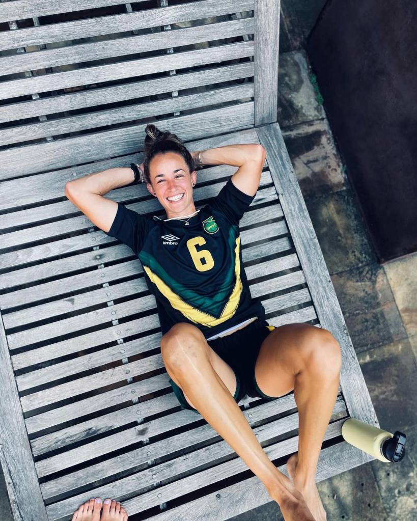 Havana Solaun, meia campista da seleção da Jamaica Havana Soulan, meia-campista da seleção da Jamaica e uma das responsáveis pela criação da vaquinha online