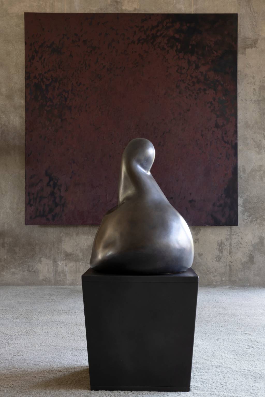 Ao fundo, quadro de Kate Spencer Stewart, e escultura de Anna Maria Maiolino, da série Híbridos FOTO Ruy Teixeira Ao fundo, quadro de Kate Spencer Stewart, e escultura de Anna Maria Maiolino, da série Híbridos FOTO Ruy Teixeira