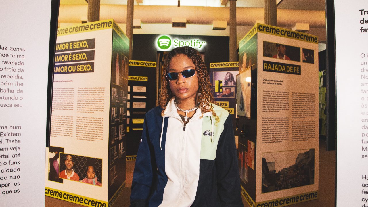 MC Dricka na exposição imersiva "Creme", uma iniciativa Spotify