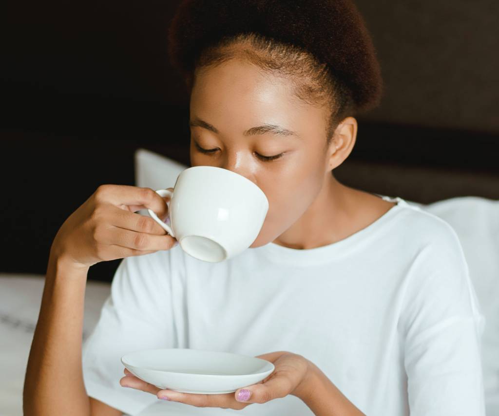 Chá de quebra-pedra funciona? Descubra se é mito ou verdade