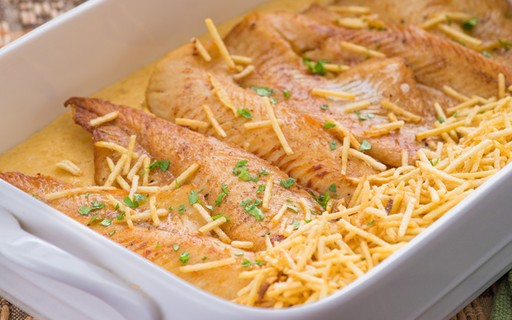 Receita de filé de merluza ao creme de grão-de-bico Receita de filé de merluza ao creme de grão-de-bico