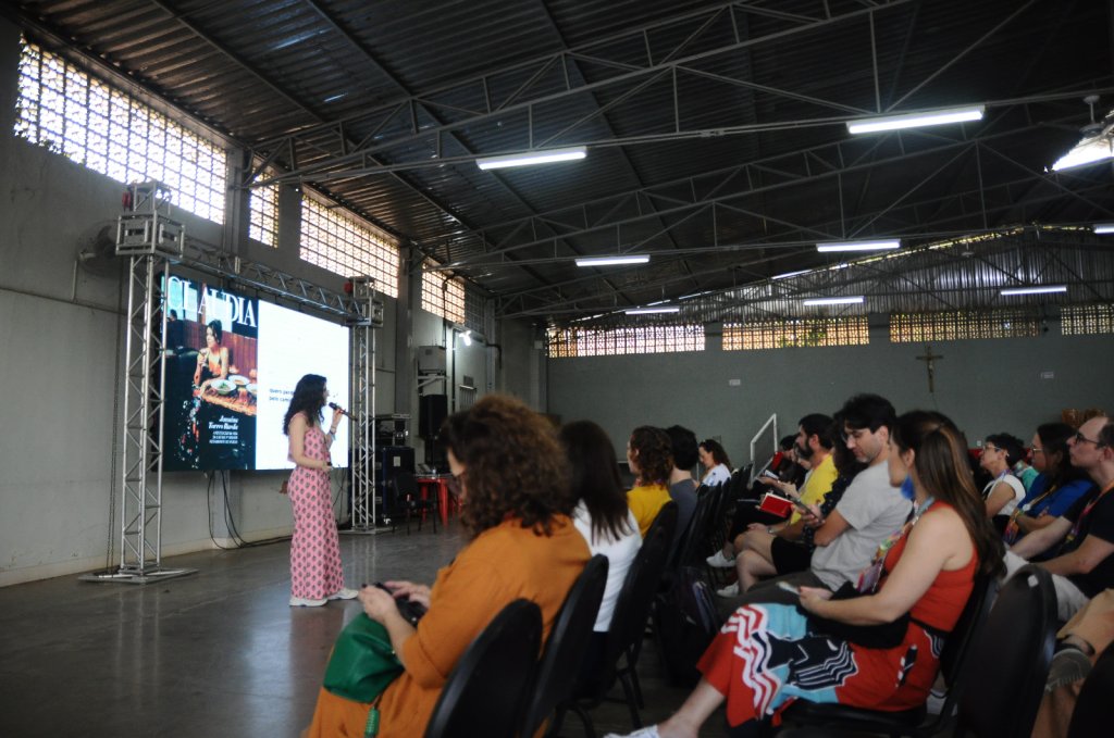 Helena Galante fala sobre Claudia no Festival Hacktown