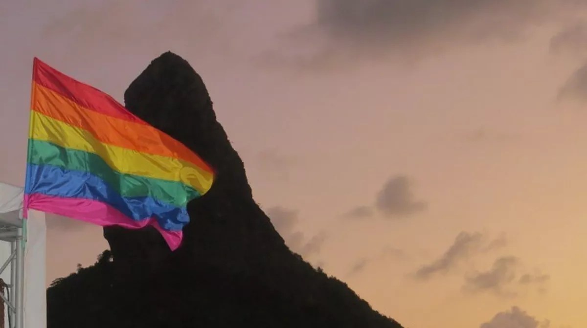 Conheça o Love Noronha, um dos principais festivais LGBT do Brasil.