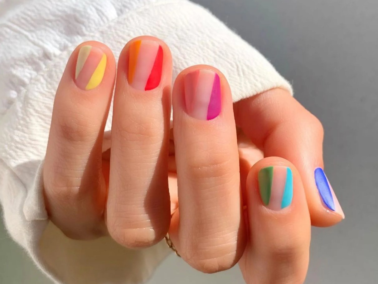 unhas decoradas para o verão 2025