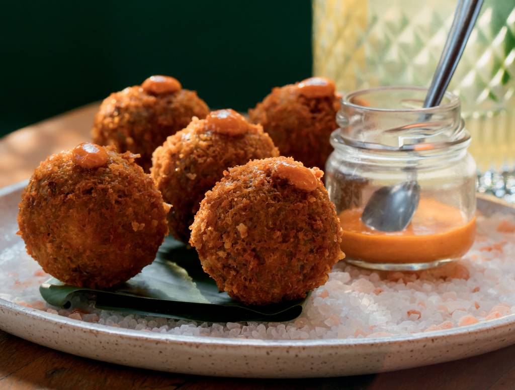 Croquete de carne e queijo