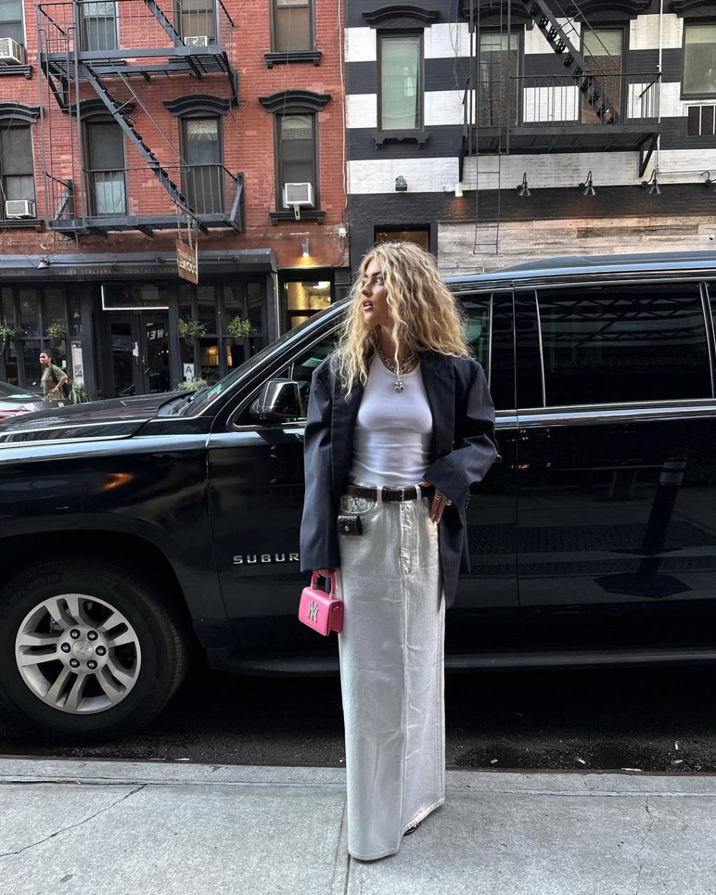 STREET-STYLE-NYFW-METALICO A stylista Emili Sindlev com look metálico na NYFW