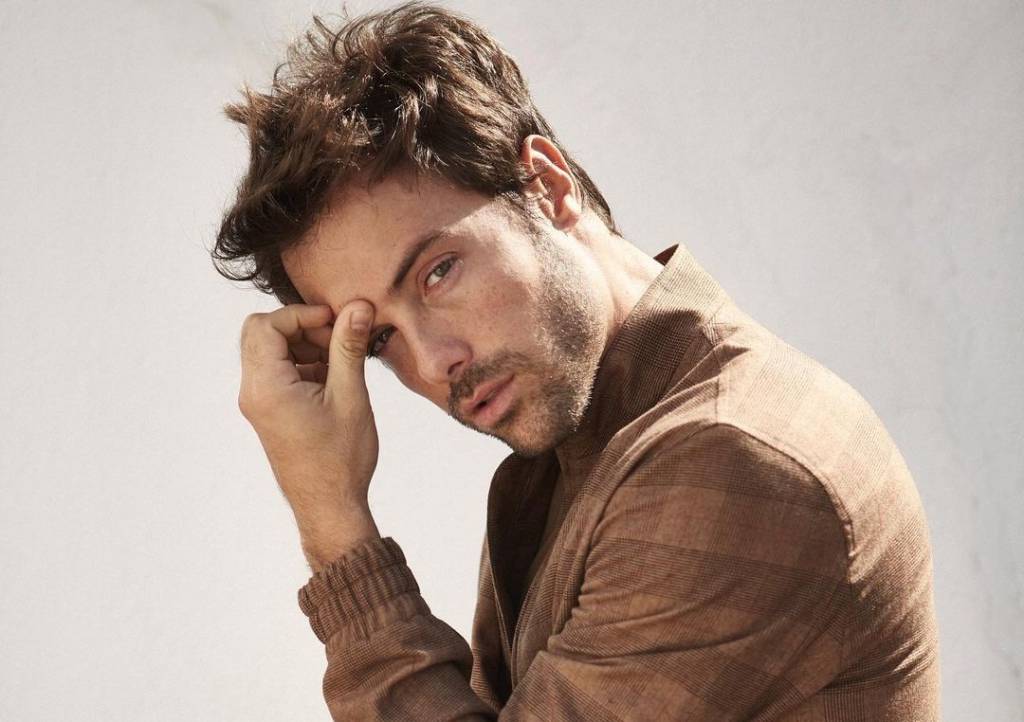 Ator Kayky Brito é internado em estado grave após atropelamento