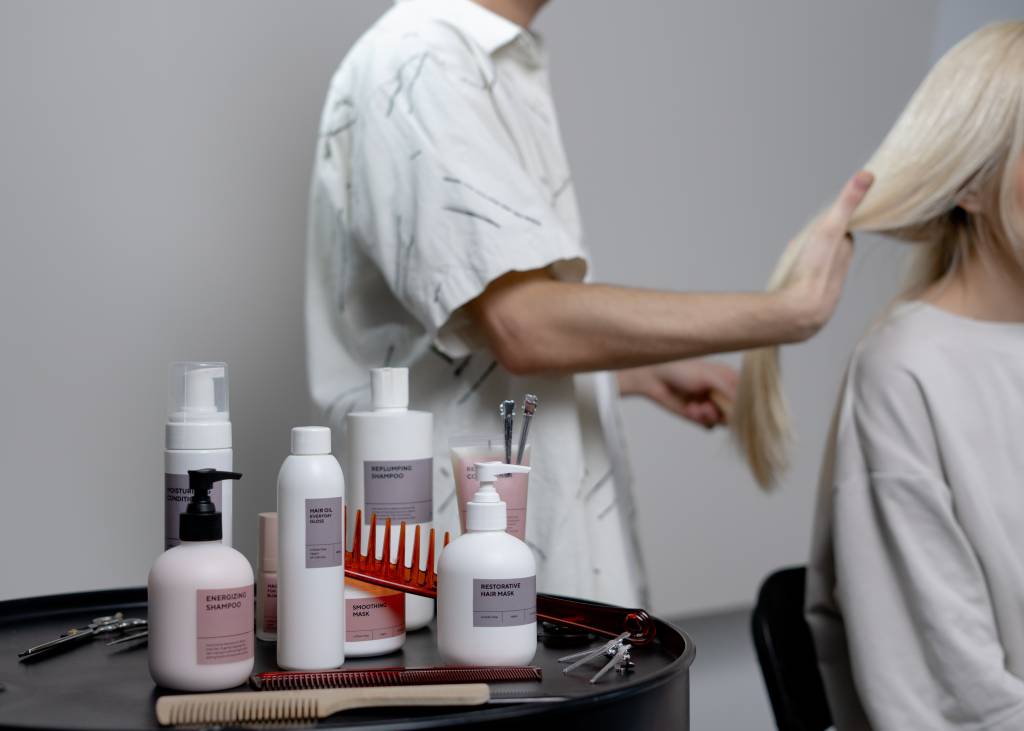 produtos-para-cabelos-oleosos Os produtos que você usa são um reflexo da oleosidade do seu cabelo, sendo necessário fazer as escolhas corretas